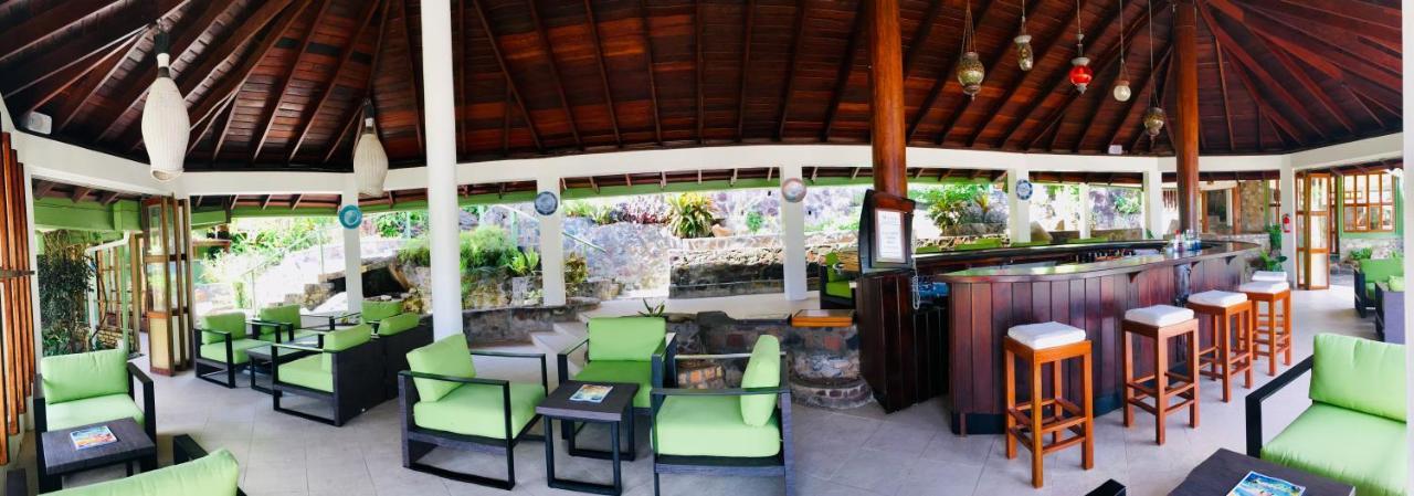 Calliaqua Young Island Resort מראה חיצוני תמונה
